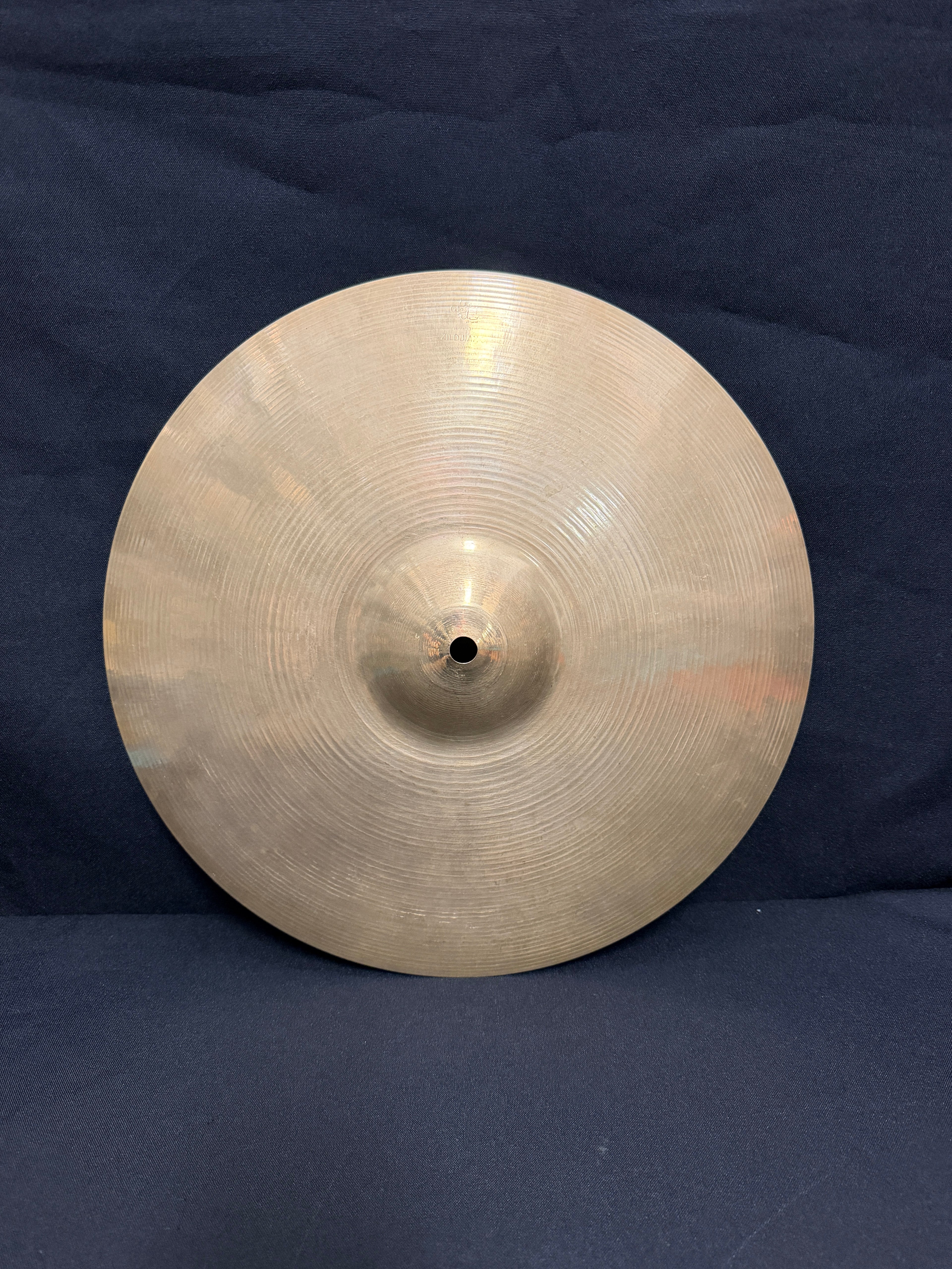 14" Zildjian Avedis Hi-Hat hollow logo from 1970's 1384-690 grams