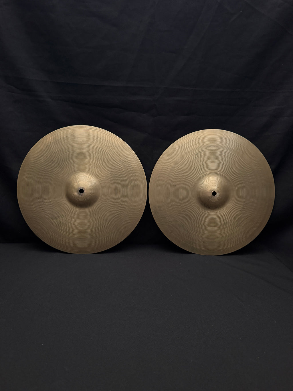 15" Zildjian Avedis Hi-Hat 1369-1270 grams from 1960's