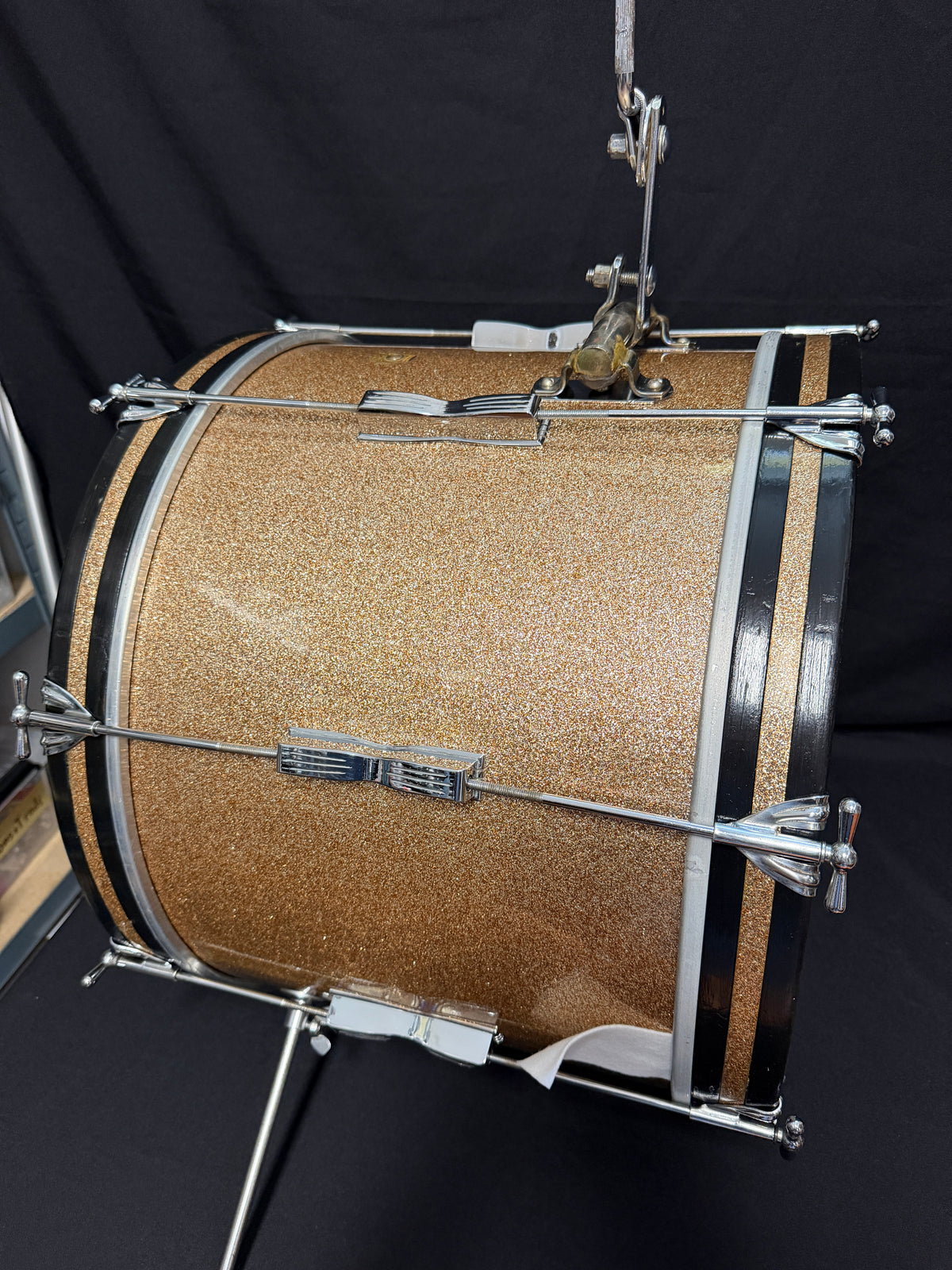 1967 Ludwig Club Date 20" x 14" Bass Drum Champagne Sparkle