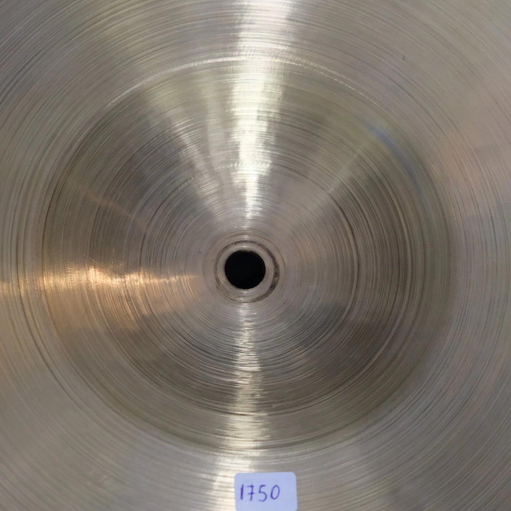19" Zildjian Avedis Light cymbal with 3 x rivets 1750 grams large stamp 1960's