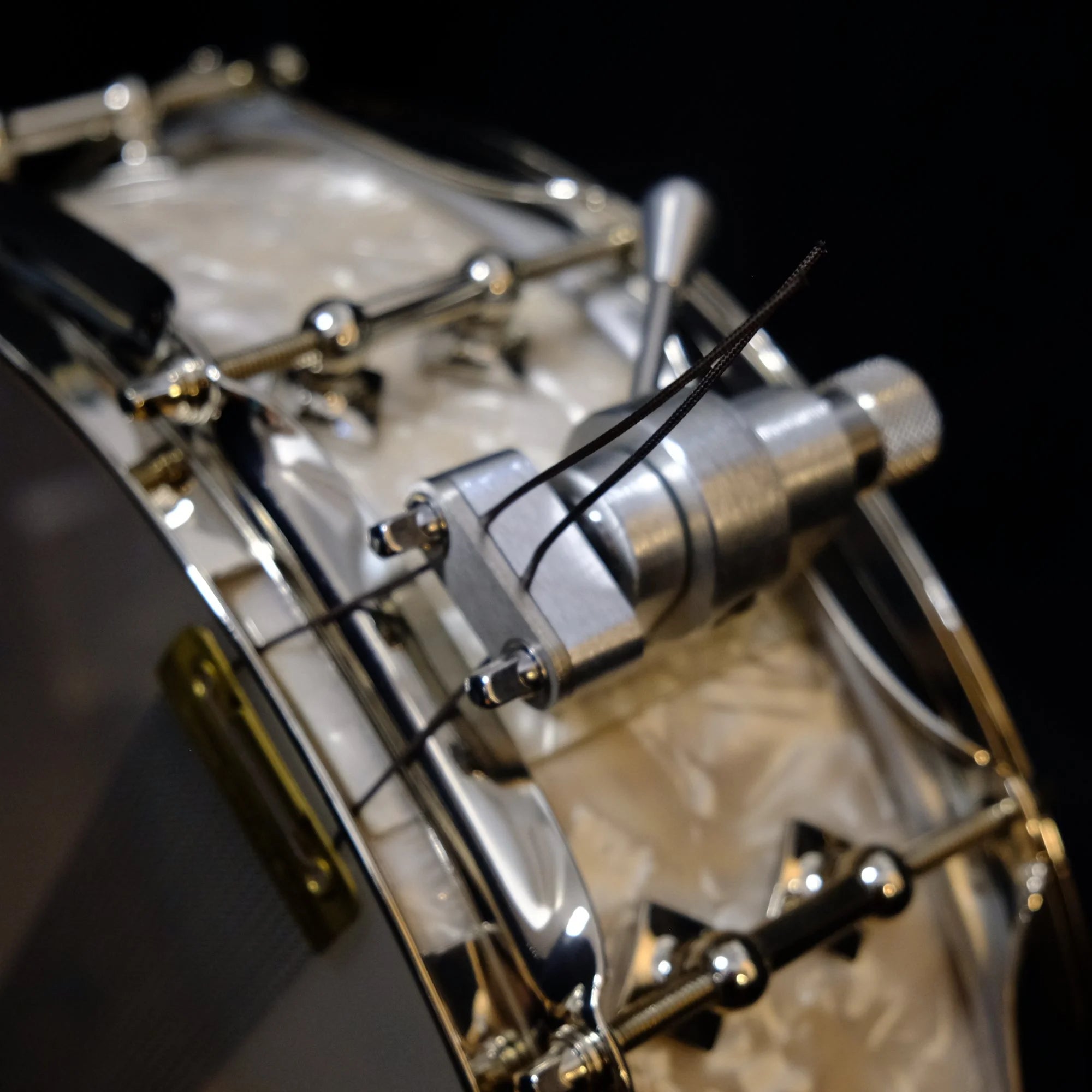 Craviotto Solid Shell 14" x 4" Snare Drum in white marine pearl from 2007