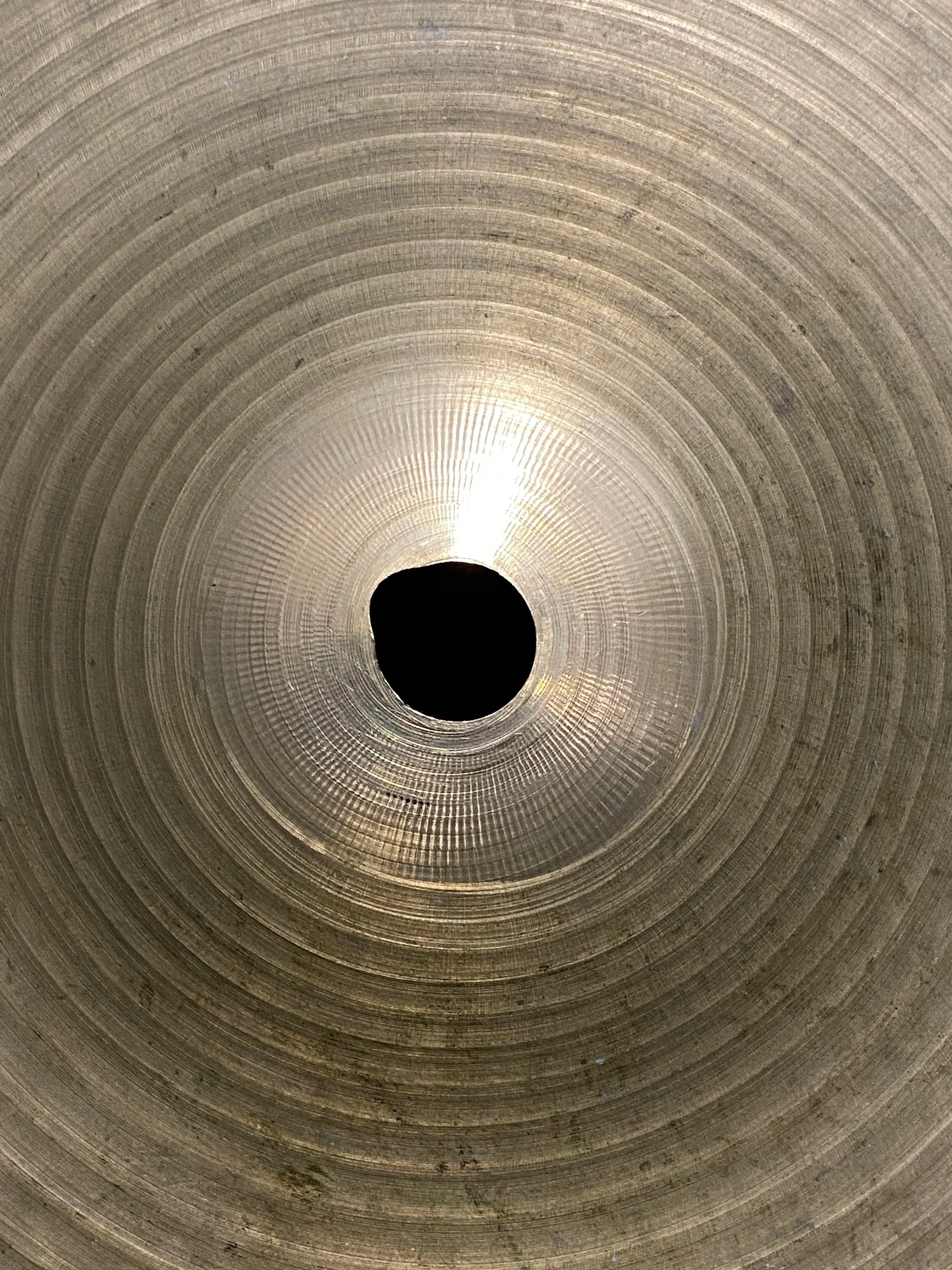 16" Zildjian Avedis Crash Hollow logo 1115 grams from 1978-1982