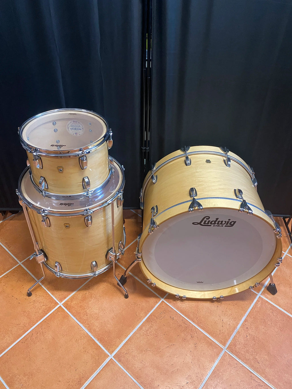 Ludwig Legacy Maple 22" - 12" - 16" Natural Maple Gloss drumset