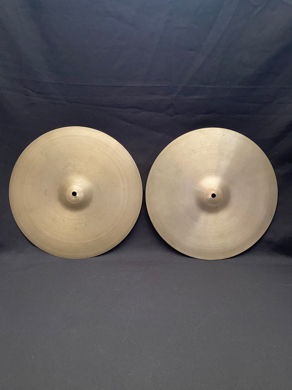 15" Zildjian Avedis Hi-Hat hollow logo from 1970's 1595-976 grams