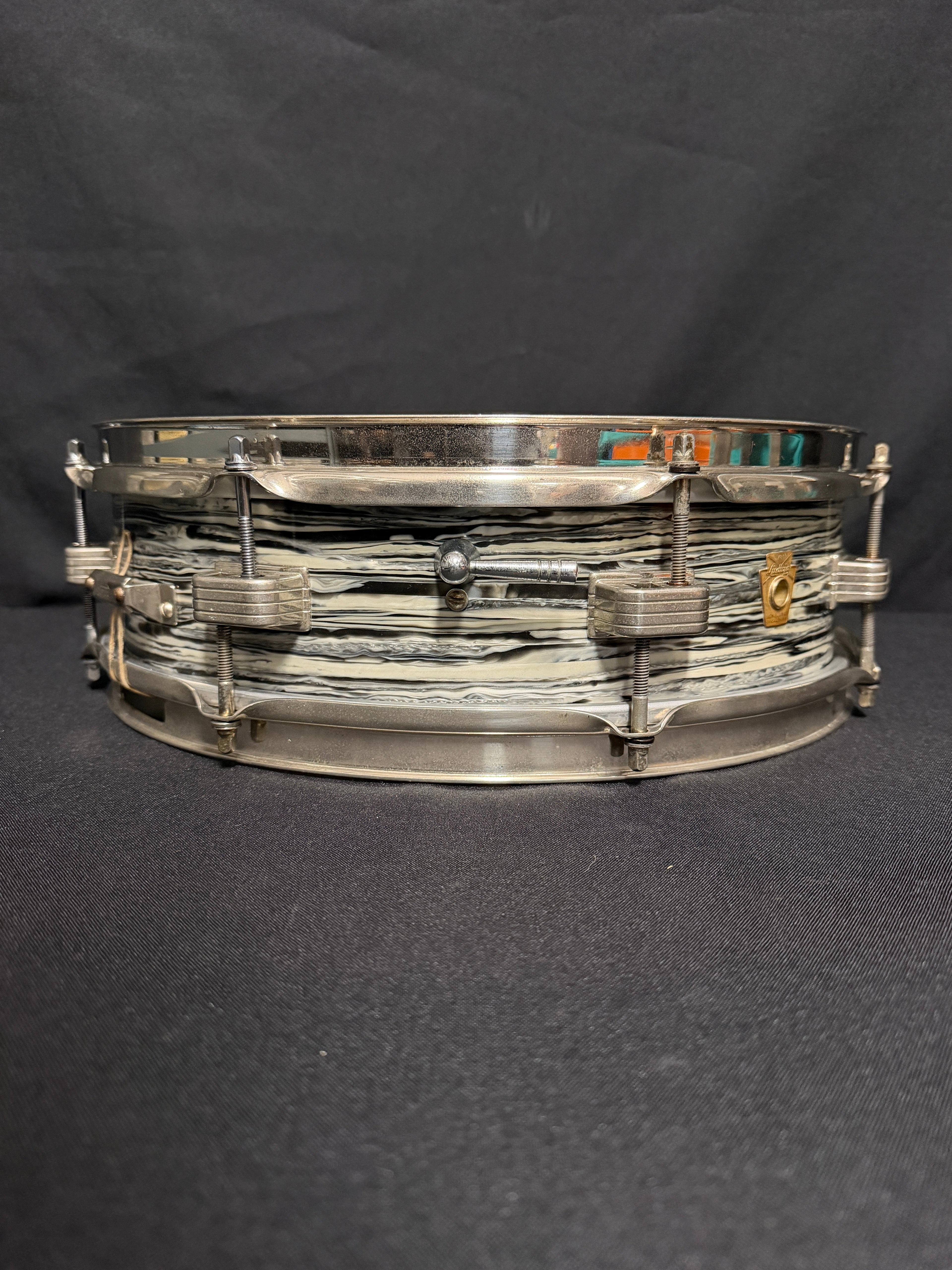 1964 Ludwig Downbeat 14"x 4" snare drum Black Oyster Pearl