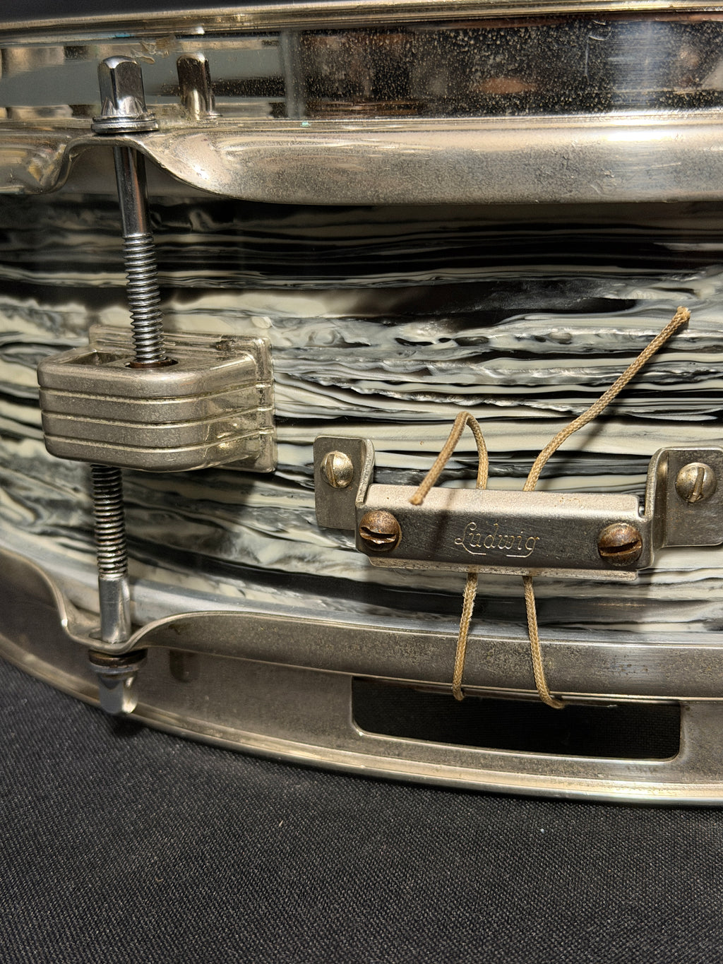 1964 Ludwig Downbeat 14"x 4" snare drum Black Oyster Pearl