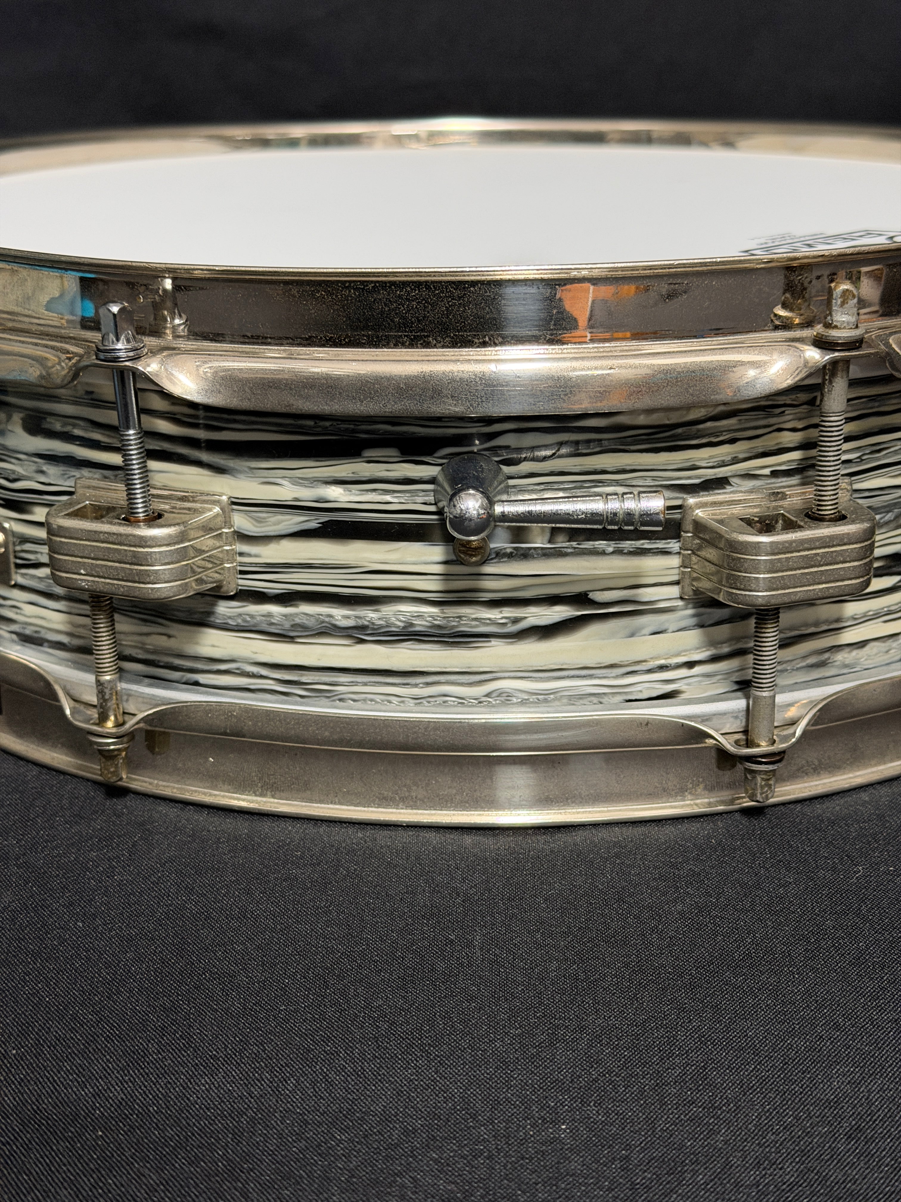 1964 Ludwig Downbeat 14"x 4" snare drum Black Oyster Pearl