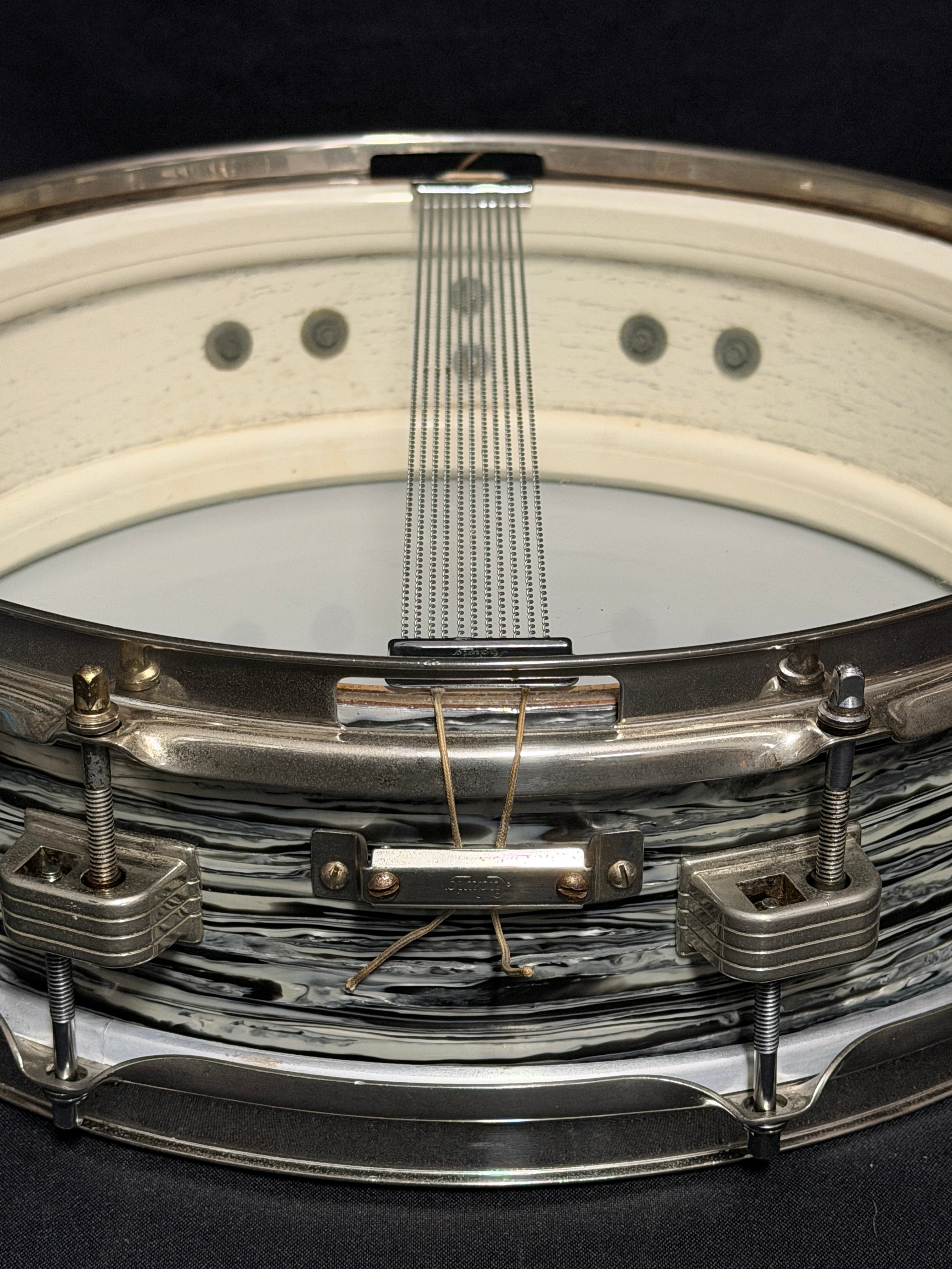 1964 Ludwig Downbeat 14"x 4" snare drum Black Oyster Pearl