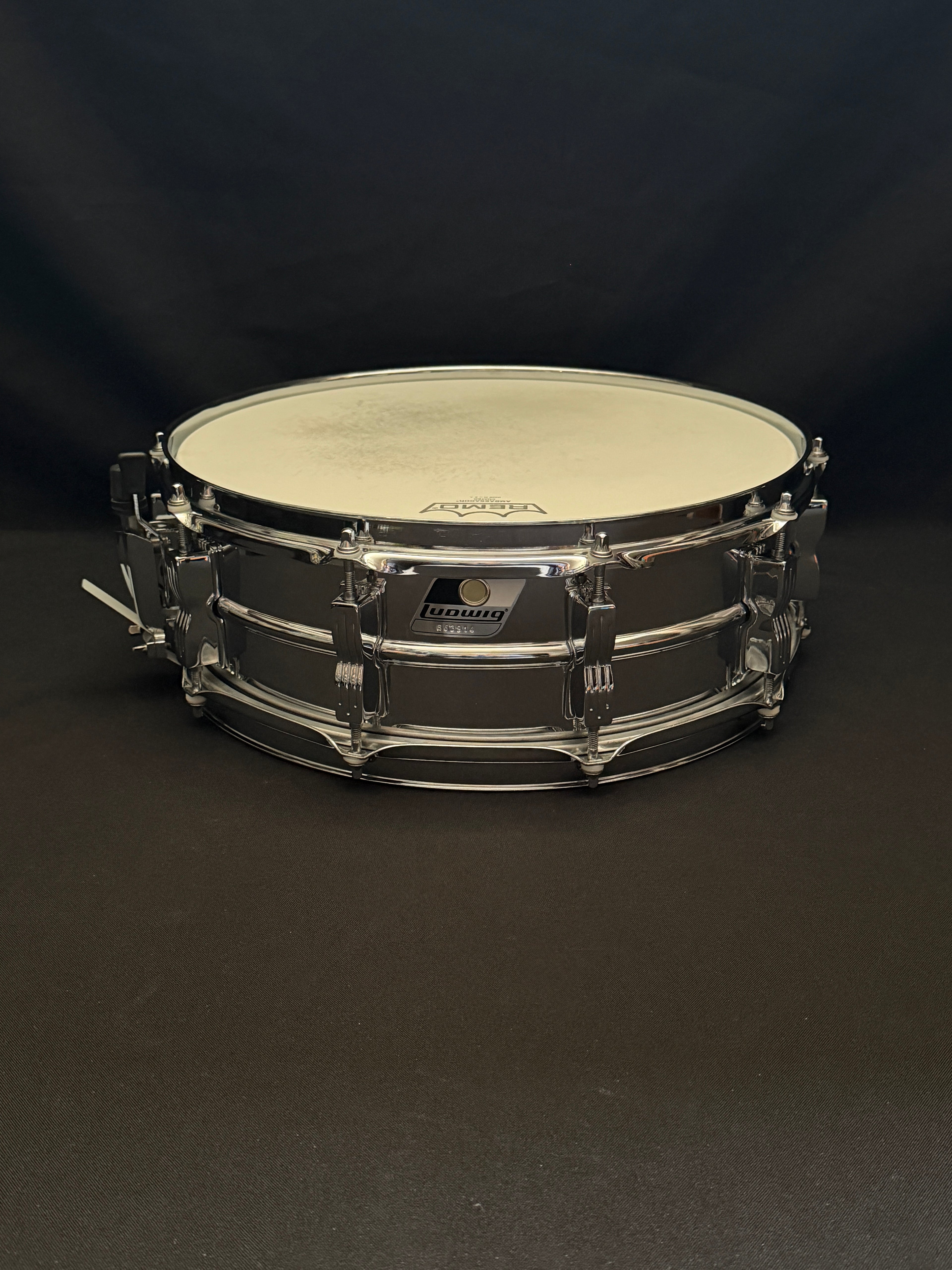 Ludwig LM300 Rocker 14" x 5" metal snare drum from 2000's