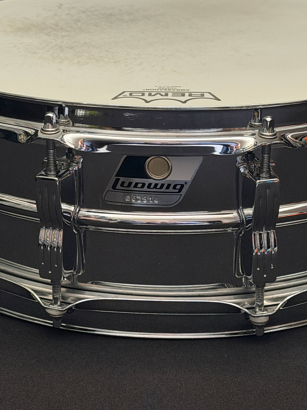 Ludwig LM300 Rocker 14" x 5" metal snare drum from 2000's