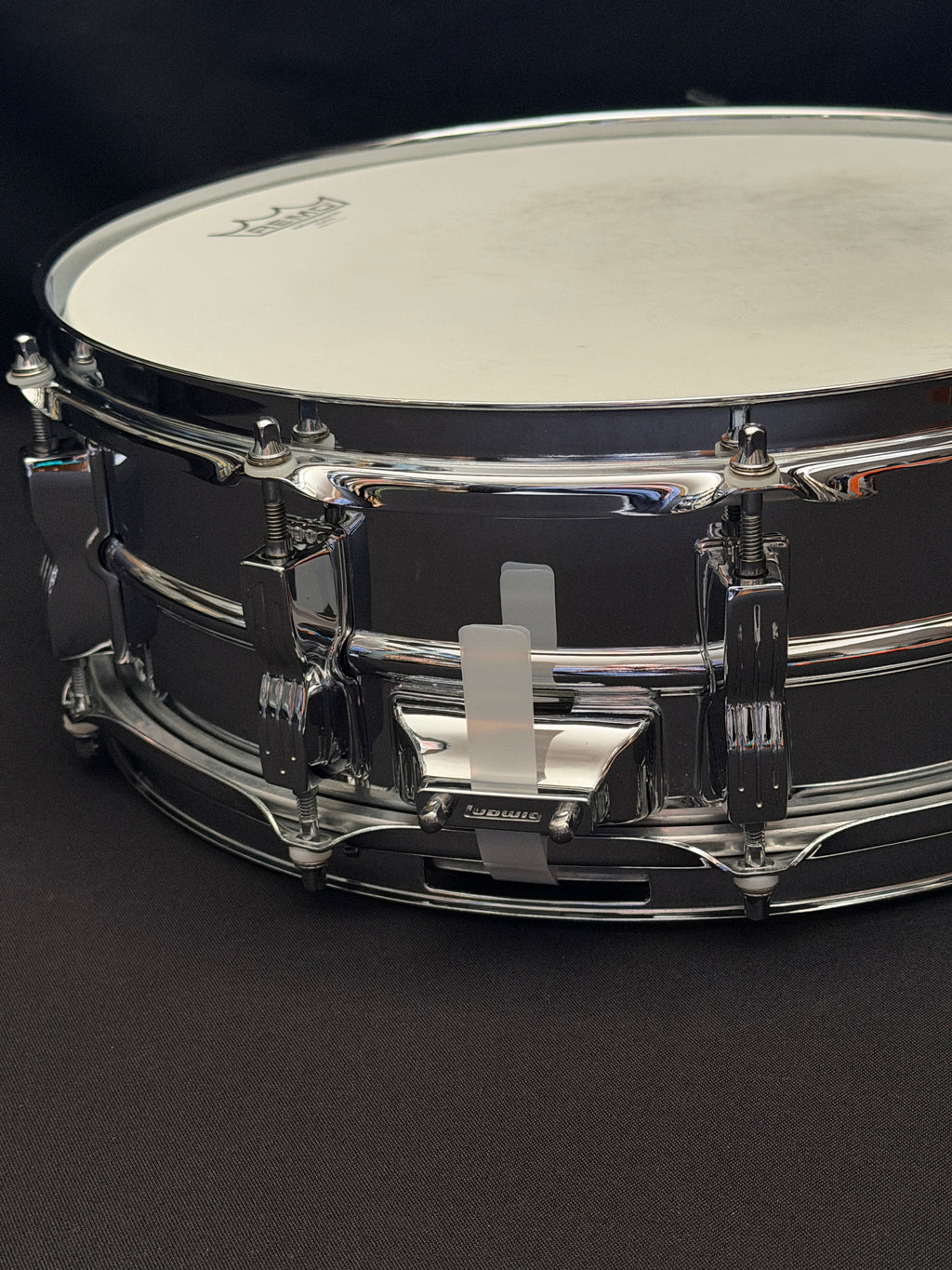 Ludwig LM300 Rocker 14" x 5" metal snare drum from 2000's